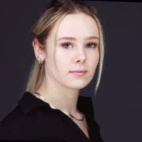 Carey Hodges's Instagram, Twitter & Facebook