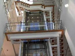 Dumbo is a small brooklyn neighborhood that lies at the cusp of brooklyn and manhattan. Walk Through One Main Youtube