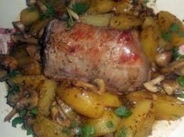Roti De Veau Aux Pommes De Terre Et Aux Champignons En 2020 Roti De Veau Recette Roti De Veau Recette Roti
