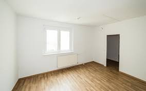 Geräumiges vollbad mit dusche und badewanne gefliest mit platz für. 4 Zimmer Wohnung Zu Vermieten Eichtelgen 13 32312 Lubbecke Minden Lubbecke Kreis Mapio Net