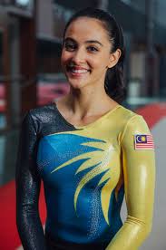 Ketika melakukan tugasnya kepada negara, farah ann dilihat tidak lekang dengan senyuman dan sempat menunjukkan tanda hati kepada penyokong di tanah air. Waiting For Tokyo The Gymnast The Javelin Thrower And The Diver Athletics News Al Jazeera