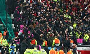 Bielsa names surprise man utd pair his will christmas leaders liverpool lift the league title or can man united come from behind again? Man United Unlikely To Make Netting In Front Of Away Fans Permanent Daily Mail Online