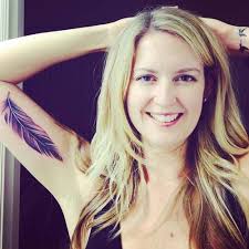 Biceps Feather Tattoo Pazu Tuy Dovmesi Kus Tuyu Dovmeleri Dovme Kadin Tuy