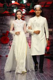 Bst Ao Dai Doi Noi Bat Tren San Dien Mua Cuoi Viet Hinh Anh 7 Traditional Wedding Dresses Vietnamese Wedding Dress Ao Dai Wedding
