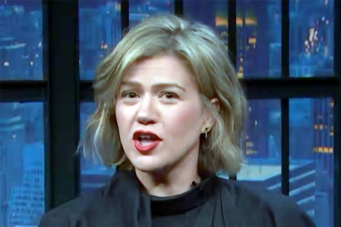 Kelly Clarkson slams New York store for treating her 'like Julia Roberts'  character in Pretty Woman'.