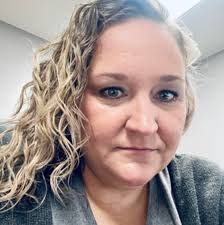 Does anyone know any gas stations hiring night shift cashiers? BARELY ANY  EXPERIENCE besides a mom and pop store… I'm looking to change my career  from my current job to something not