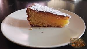 La torta caprese è forse il dolce al cioccolato più famoso della tradizione italiana. Ricetta Torta Caprese Al Limone Di Ricette D Oro