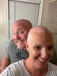 Porcupine party in the apple pile Ι 重（59F 15010/20/202520:49:3 0:49 38 !!!P  59F 15C 10/20/2025