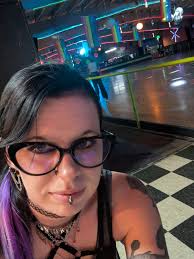 Female Skateboarders and Their Experiences in the Sport