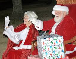 Floats attract the crowd's attention and are a vital component in many christmas. Reverse Christmas Parade Draws Large Crowd
