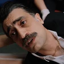 Kama namuona Jumatatu anavyoweweseka kwa kofi la Aga 😂💔 #GoldenBoyAzamTWO