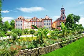 Mainau Is An Island In Lake Constance It Is Maintained As A Garden Island And A Model Of Excellent Environmental Pract Bodensee Bodensee Urlaub Italien Reisen