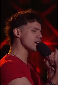 Asi ensayaba mi audicion para #lavozargentina en la habitacion de mi madre,  porque mi vecino le pegaba a las paredes por cantar alto en mi monoambiente  😂😂 Gracias por los mensajes! Viva el pop ...