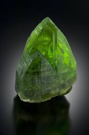 Forsterite V Peridot Pakistan The Collector S Edge Minerals Rocks And Gems Rocks And Minerals