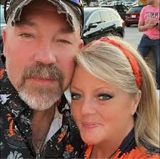 The Carhop Classic has arrived! Try our fan favorite Classic Signature  Slinger starting at less than 400 calories with Medium tots for only $2.99.  😀 Get this deal while it's hot! Skip