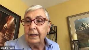 Today we want to introduce you to Cris Guenter, who will be teaching two  art classes for OLLI this fall. You can find details about her classes and  the full fall schdule