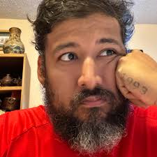 One question, what helmets do you guys like to wear when you ride?🚴‍♀️🚴‍♀️