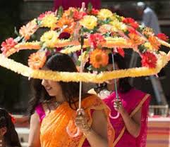 Pin By Eunice On 1 Wedding Idea S Floral Umbrellas Wedding Party Photography Mehndi Decor