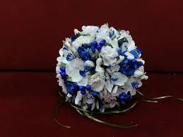 The best blue wedding flowers (and 16 gorgeous blue bouquets) make a striking statement with electric calla lilies and orchids for a wedding bouquet that boasts bright blues ranging from sapphire to indigo to aqua. 15 Fantastic Ideas Of Bridal Bouquets Made Of Artificial Flowers The Best Wedding Dresses