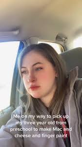 Lindsey Rutter's Instagram, Twitter & Facebook