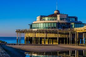 Irland 58 porto 58 texas 58 brügge 57 miami 57 san diego 57 edinburgh 56 madrid 56 3d grafik 55 villa 55. Die Beruhmte Pieranlegestelle Von Blankenberge Belgien Touristisches Urlaubsort Die Belgische Kuste Strand Mit Weithin Bekann Stockfoto Bild Von Punkt Dorf 141543056