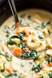 Sprinkle with thyme, marjoram, and pepper. Tortellini Soup Slow Cooker Cafe Delites