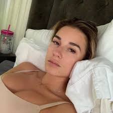 Snark about jessie james decker and her family. Jessie James Decker Kampft Mit Eingeklemmten Nervenschmerzen Music News Siing