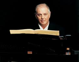 Daniel barenboim was born in buenos aires in 1942. Daniel Barenboim Unveils A Brand New Grand Piano The Cross Eyed Pianist