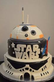 Star Wars Stormtrooper And Bb8 Three Tiers Cake Gateau Star Wars Idee Gateau Deco Gateau