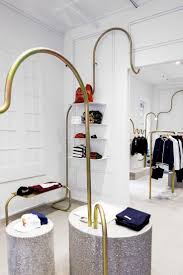Retail Maison Kitsune Par Mathieu Lehanneur Huskdesignblog Mathieu Lehanneur Modele De Magasin De Detail Design De Magasin