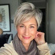 Amber's new short hair style and confidence