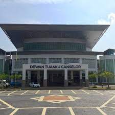 Sempena perasmiannya, dewan yang dinamakan sempena nama beliau buat pertama kali menjadi tempat. Photos A Dewan Besar Usim 2 Conseils