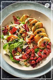 Salade De Mozzarella De Bufflonne Et Jambon Serrano Recette Hellofresh Recept Lekker Eten Buffelmozzarella Eten