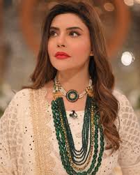 Nida Yasir (@itsnidayasir.official) • Instagram photos and videos