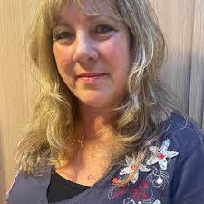 I would like to thank the workers in The Works at Trowbridge today please?  Two very lovely ladies and a customer kindly helped me when I almost passed  out and had to