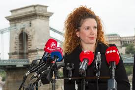 Tüttő kata inkább nem vállal szerepet az mszp elnökségében, ha mesterházy attila lesz az egyik társelnök. Mar Tavasszal Elkezdodhet A Lanchid Felujitasa Ez A Lenyeg