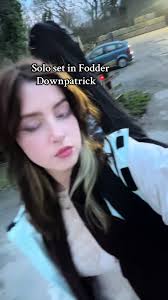 Eva Rowan (@hollyrar9)