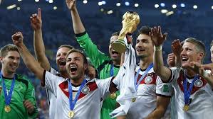 كان فوزان منهما عام 1998 على تشيلي في دور الـ 16 وعلى هولندا في نصف النهائي. Ø£Ù„Ù…Ø§Ù†ÙŠØ§ ØªØ¹Ø§Ù†Ù‚ ÙƒØ£Ø³ Ø§Ù„Ø¹Ø§Ù„Ù… Ù„Ù„Ù…Ø±Ø© Ø§Ù„Ø±Ø§Ø¨Ø¹Ø© ÙÙŠ Ø¹Ø§Ù… 2014 Rt Arabic