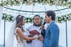 No dia do casamento, paloma quis homenagear sua ascendência e optou por. Casamento Na Praia Paloma Tocci E Felipe Maricondi Ic