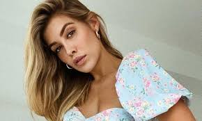 Michelle salas, la bella hija de luis miguel, se robó los suspiros de sus miles de fans al compartir según podemos ver en el instagram oficial de michelle salas, la modelo se encuentra en mykonos. Michelle Salas Conquista Instagram Con Un Saco Abierto