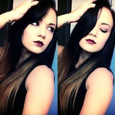 Ashley Arnott's Instagram, Twitter & Facebook