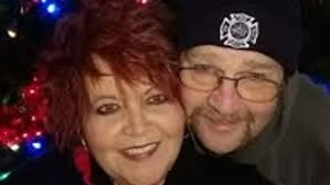 Paparazzi man' spreads Christmas cheer volunteering across Chattanooga