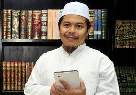 Ulama ahli tasawuf adalah ulama yang menguasai pemahaman, penghayatan, dan pengamalan akhlaq karimah, lahir dan bathin serta metodologi pencapaiannya. Kh Lutfi Fathullah Pakar Hadis Cucu Ulama Kharismatik Betawi Okezone Nasional