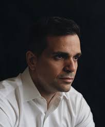 ENTREPRENEURS WHEN ECONOMIES TURN DOWN ENTREPRENEURS TURN UP