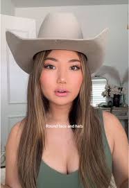 Replying to @Dj Wolff round faces and hats! Is this too niche? #roundf...