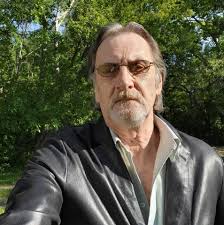 Is Murray's taxi open early in Arnprior?