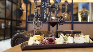 ذا وير هاوس واين أند تاباس بار زوروا أبوظبي