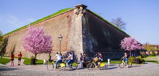 Fortificația bastionară de la alba iulia este cea mai mare cetate din românia. Ce Program Au Obiectivele Turistice Din Albaiulia Viziteaza Alba Iulia