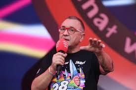 Dla formacji pis jerzy owsiak jest „od zawsze ciałem kulturowo obcym. Owsiak Daje Na Wosp Swoj Obrazek Z Czerwonym Piorunem Strajku Kobiet Wylala Sie Fala Hejtu Super Express Wiadomosci Polityka Sport