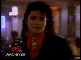 Michael jackson serait toujours vivant malgré son acte de décès prononcé il y a des années. Pin By Applehead Official On Mj Animations Gifs Video Clips Graphics Michael Jackson Neverland Michael Jackson Smile Michael Jackson